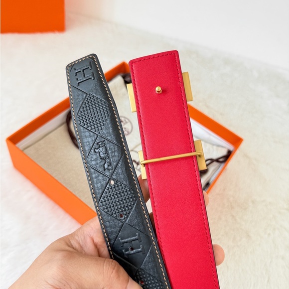 Hermes Men’s Black and Gold Belt Bag - Picture 5 of 6